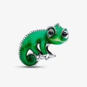 🎋Pandora Disney Tangled Pascal Colour-changing Charm